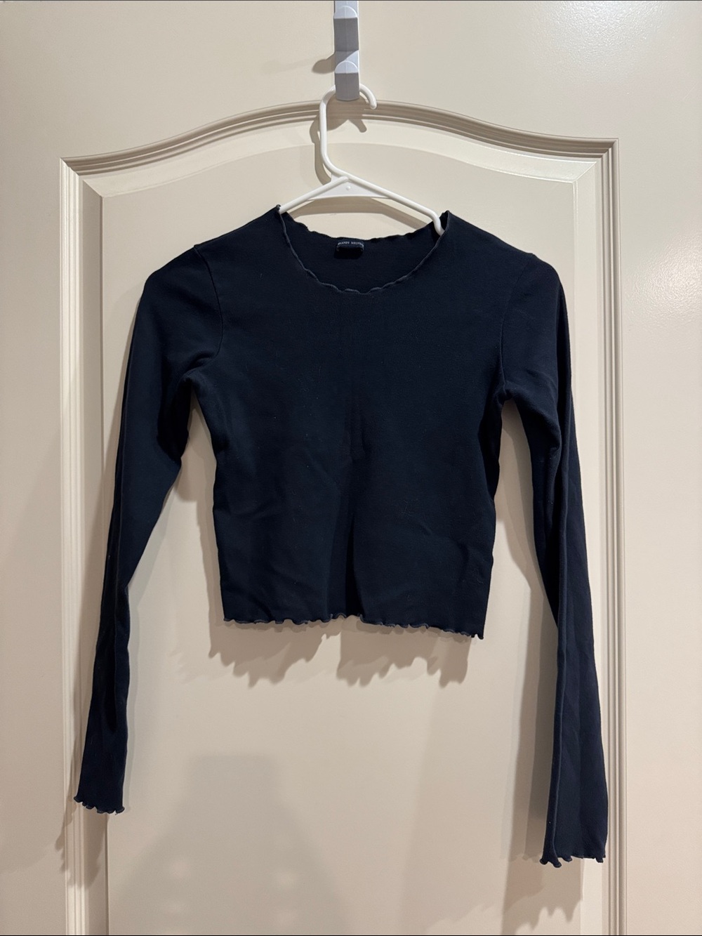 Brandy Melville Long Sleeve Lettuce Hem Crop Top - navy